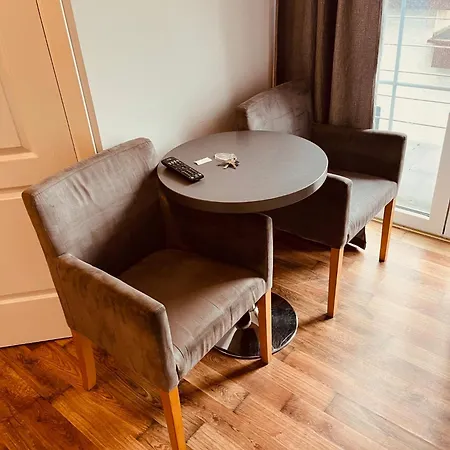 Hostel Route 7 Myslenice