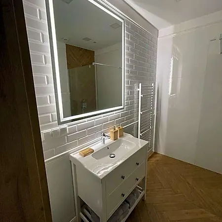 Hostel Route 7 Myślenice