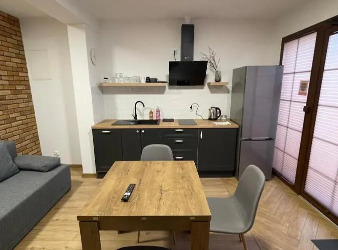 Route 7 אכסניה *