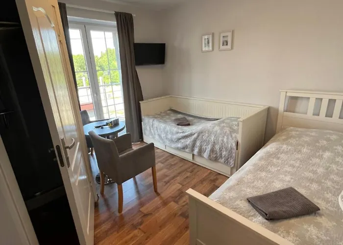 אכסניה Route 7 *