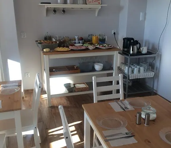 אכסניה Route 7 *